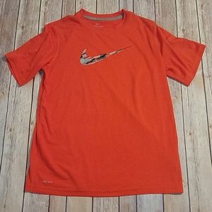 Large youth Nike t shirt